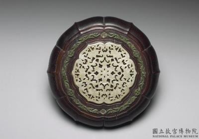 图片[2]-Jade-inlaid sandalwood floral case, Qing dynasty (1644-1911)-China Archive